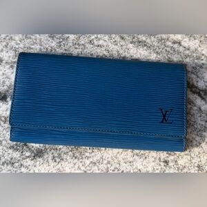 Authentic Louis Vuitton Blue Epi Leather Wallet Preloved